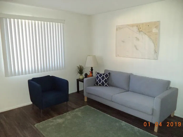La Petite Chateau Apartments — Photo 10