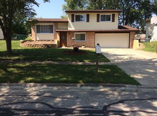 313 Lyons Rd, Bolingbrook, IL 60440