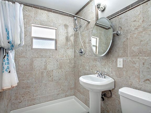 5th image of 1770 Valentia St