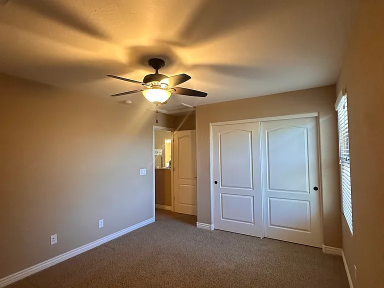 22922 N 40th Pl — Photo 12