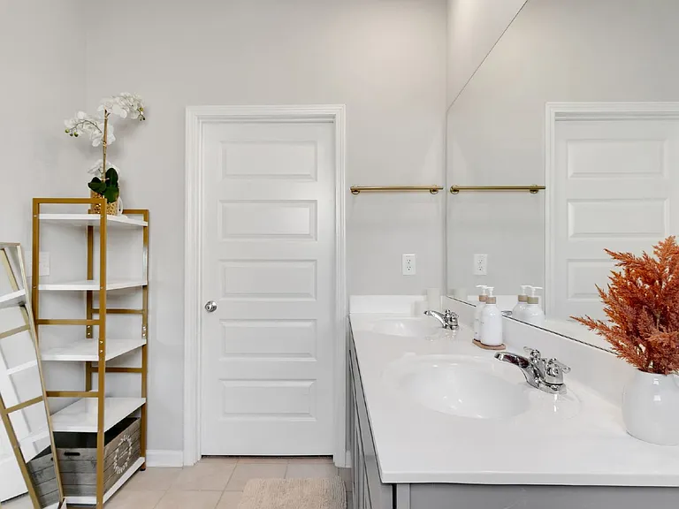1398 Harlequin Way — Photo 36