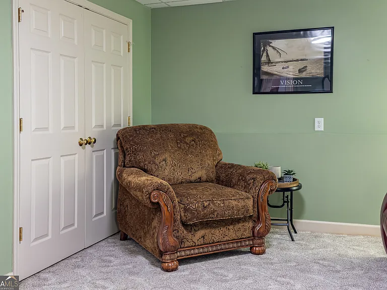 530 Waterford Dr — Photo 25