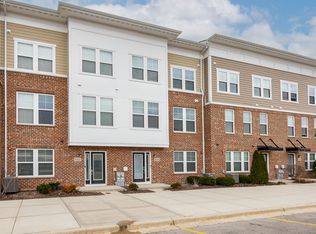 6310 Main St, Woodridge, IL 60517