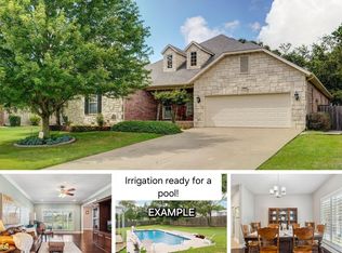 1704 Twin Oaks Dr, Monett, MO 65708