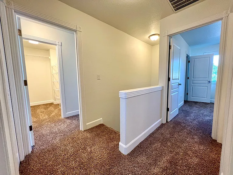 16733 NE Halsey St — Photo 13