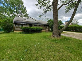 7417 Broadview Rd, Seven Hills, OH 44131