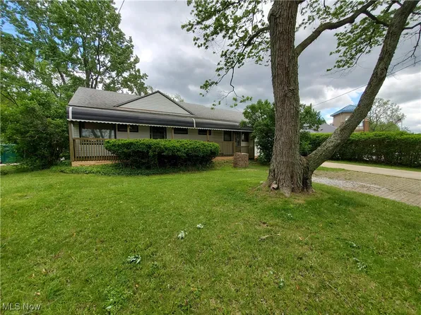 7417 Broadview Rd, Seven Hills, OH 44131