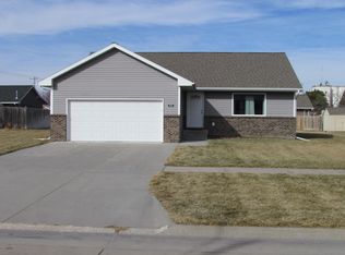 1010 3rd St, Gibbon, NE 68840