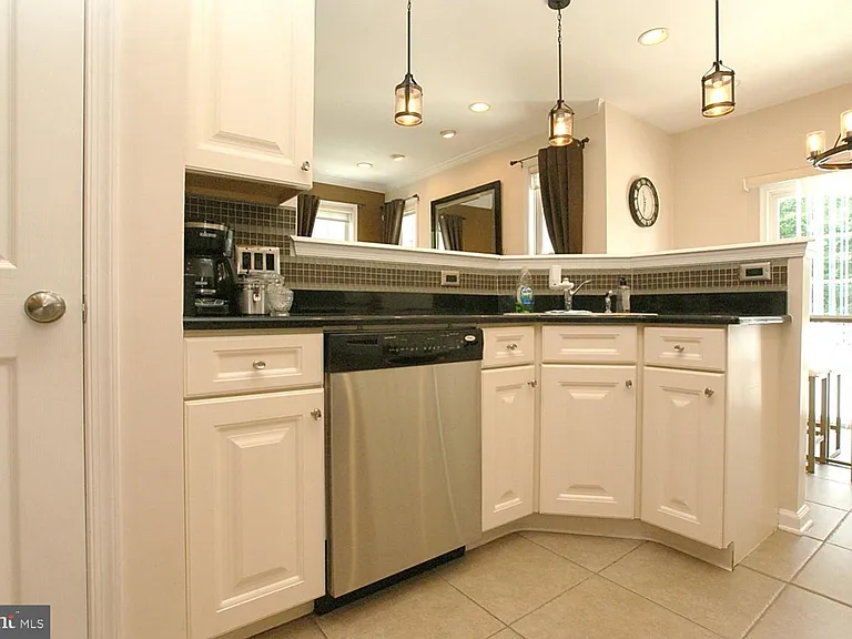 33 Farmington Ct — Photo 10