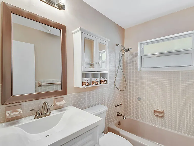 2757 NE 29th Ave #4 — Photo 21