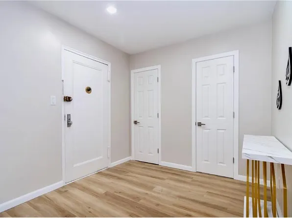 2531 East 7th Street image 4 of 16