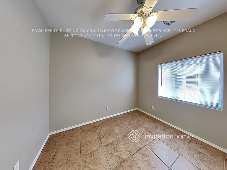15439 W Port Au Prince Ln — Photo 11