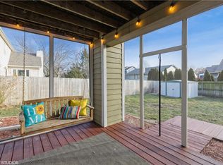 8204 Brookview Dr, Urbandale, IA 50322