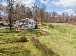 23/25 Taunton Ln, Newtown, CT 06470