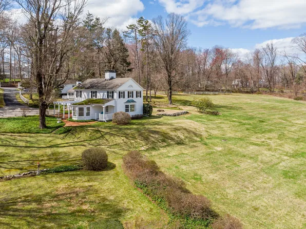 23/25 Taunton Lane, Newtown, CT 06470