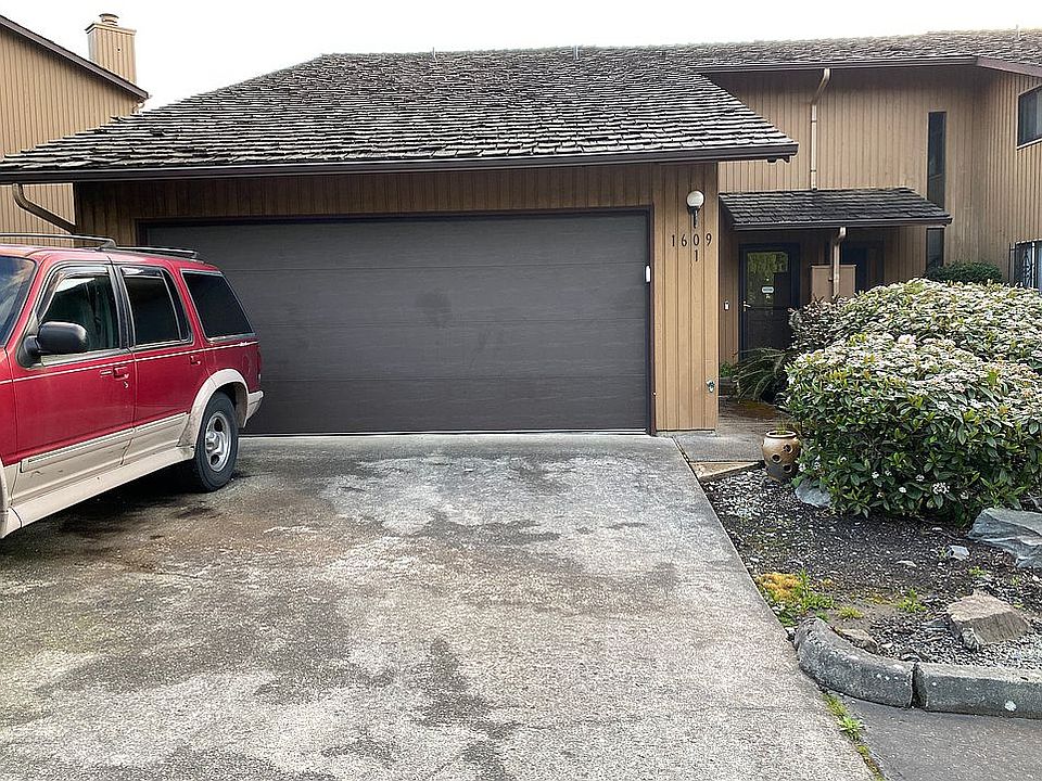 1st image of 1609 Eagle Ridge Dr S #C1