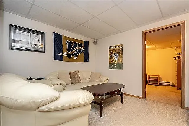 135 Cassin Cres — Photo 14
