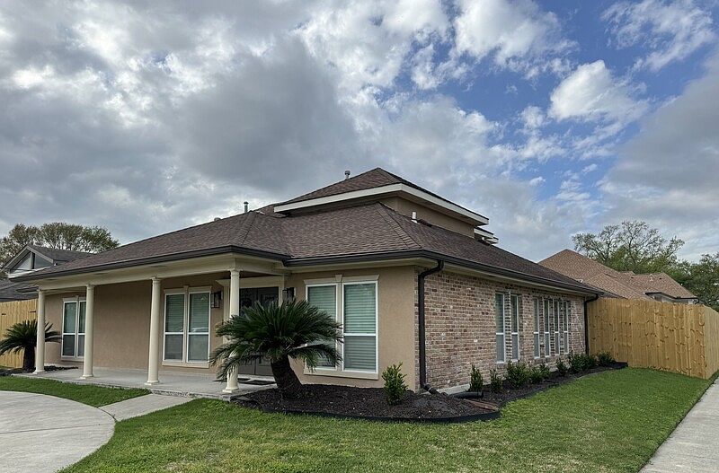 1st image of 1359 Crescent Dr