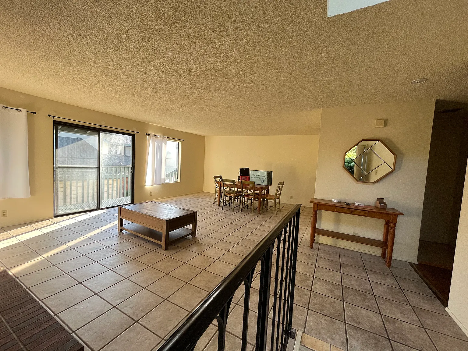 4 bed, 2.5 bath, 1698 sqft, $5,900 — Photo 1