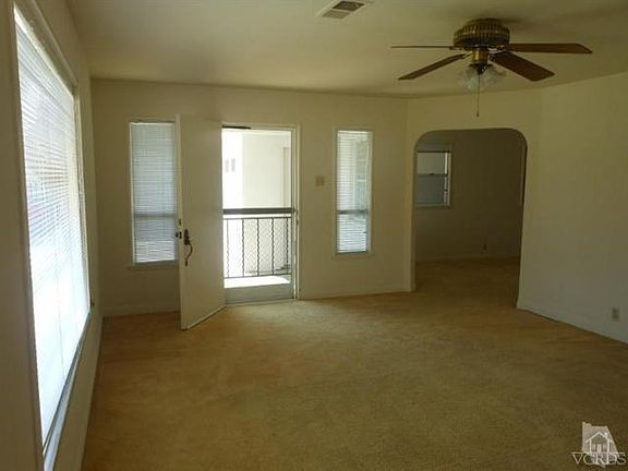 4th image of 85 Comstock Dr