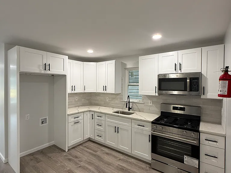 45 Graham Ave #1 — Photo 3