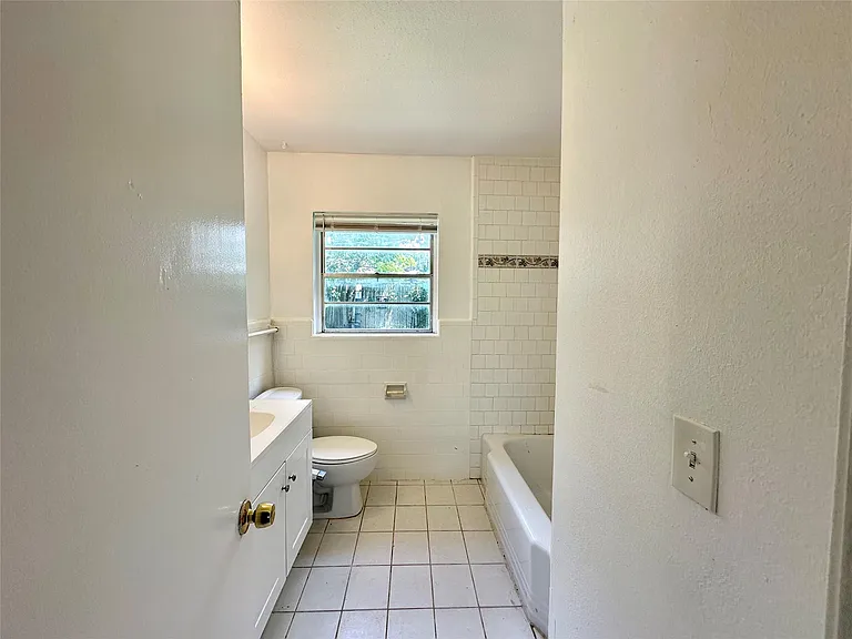 5720 Parwill St #1 — Photo 11