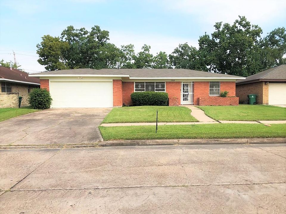 1st image of 7869 Pecan Villas Dr