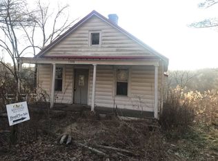 1388 Sliding Hill Creek Rd, Hartford, WV 25247