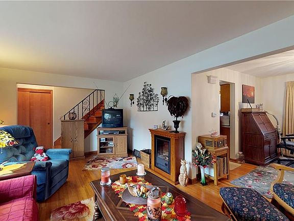 4th image of 2880 W 31st St