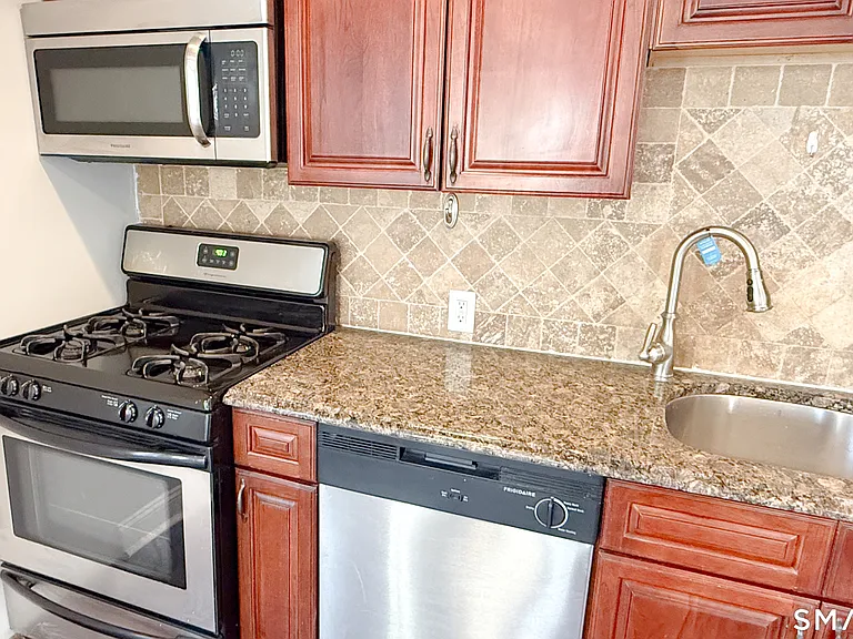 271 Seaside Ave #A — Photo 7