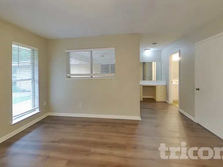 908 Hilton Pl — Photo 8