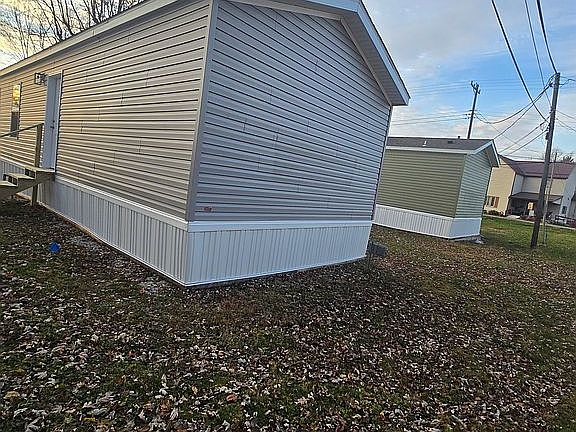 3rd image of 1001 W 1st St Lot 18