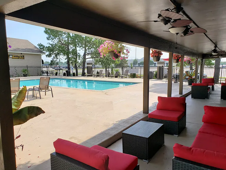 Metroplex Apartments — Photo 20