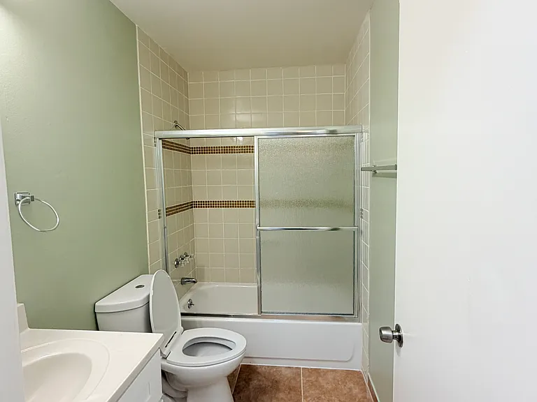 2124 90th Ave #15 — Photo 12