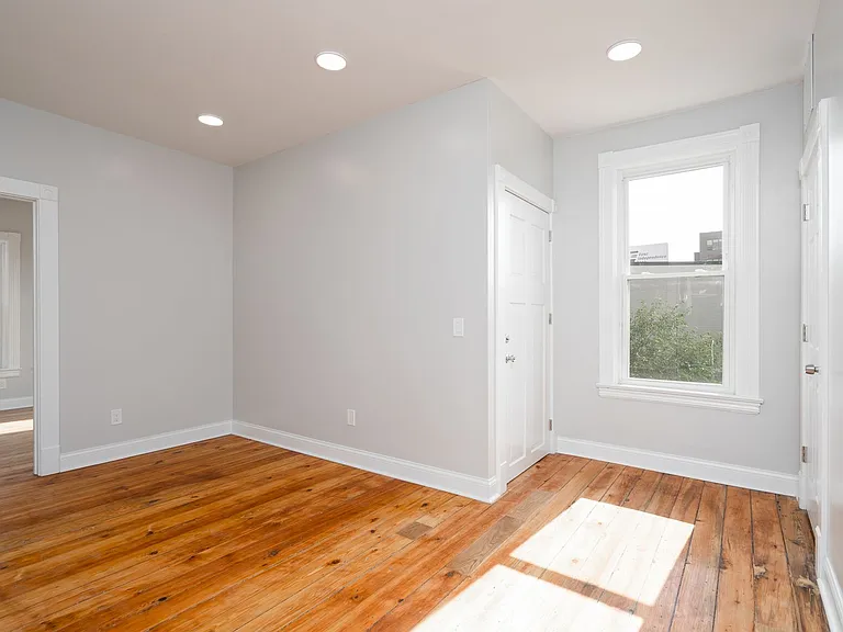 3400 University Ave SE — Photo 15