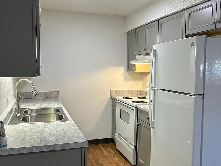 1029 Aurora Dr — Photo 1