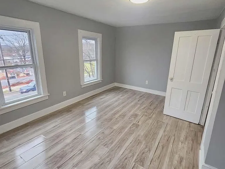 190 Conklin Ave #1 — Photo 15