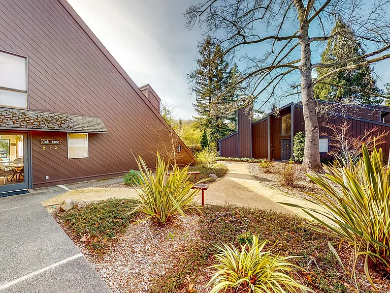 372 Los Alamos Rd — Photo 53