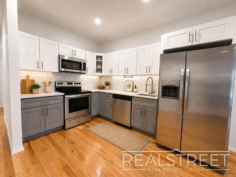 1440 Lincoln Pl #1 — Photo 2