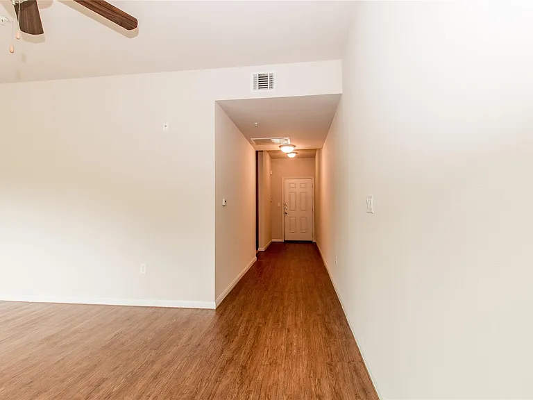 1401 E 4th St #306 — Photo 5
