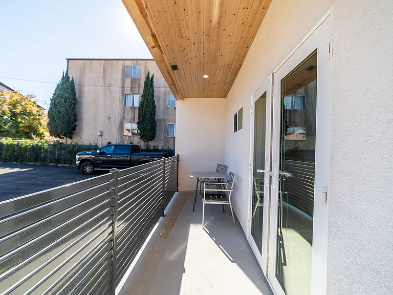 1140 Elden Ave #4 — Photo 6