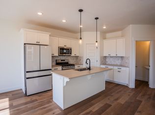 2728 N Blue Dawn Ln, Saratoga Springs, UT 84045
