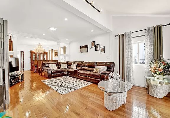 5th image of 103-19 105th St