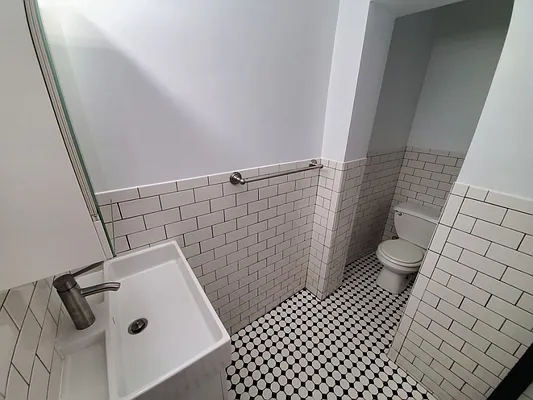 Rented by Alpha Properties NYC I LLC | media 21