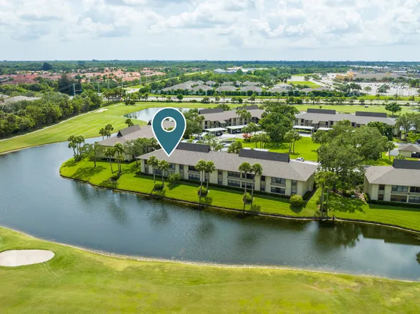28 Plantation Drive #204, Vero Beach, FL 32966