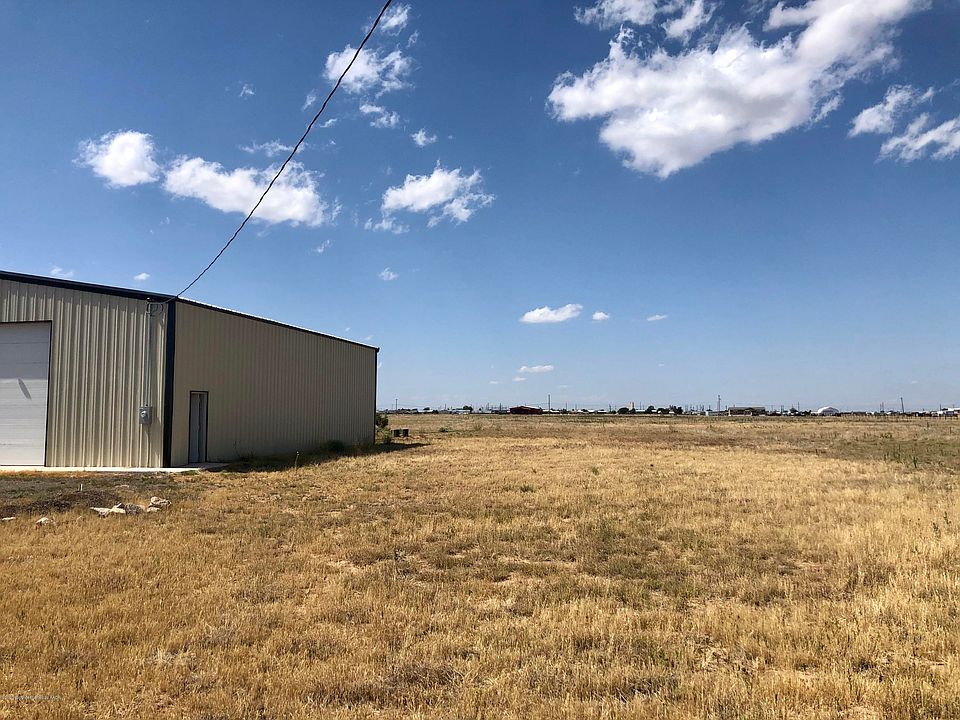 2nd image of 2100 Venetia Rd