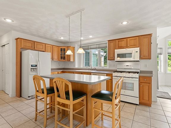3rd image of 29 Hadley Rd