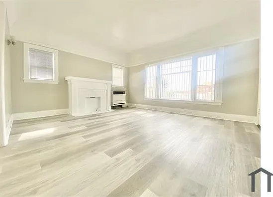 240 S New Hampshire Ave — Photo 2