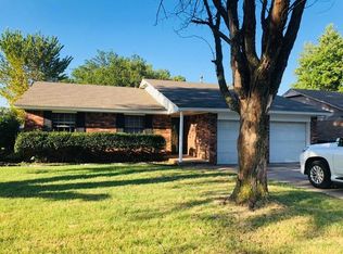 524 Larkspur Ln, Edmond, OK 73003