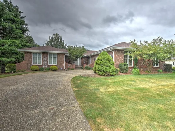 250 Hickory Point Ct, Forsyth, IL 62535